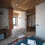 Alin Stone House Hostel *