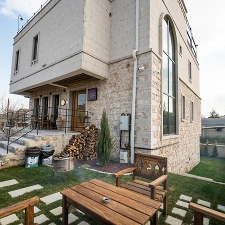 Alin Stone House Hostel *