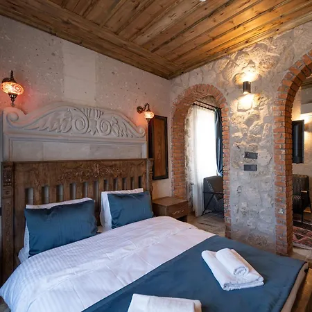 Alin Stone House *