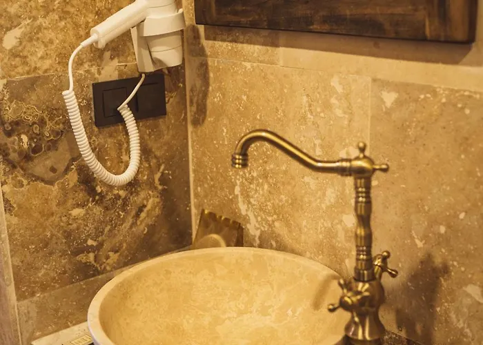 旅馆 Alin Stone House *